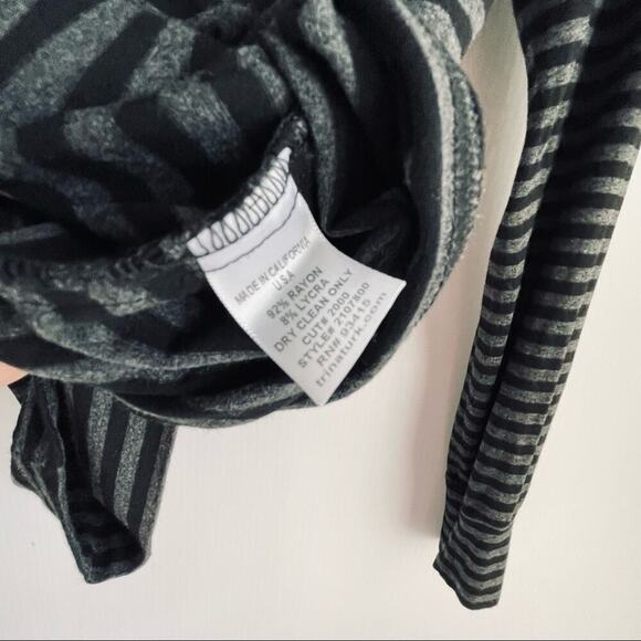 Trina Turk long sleeve scoop neckline striped shirt sz M grey and black stripes - Picture 7 of 7